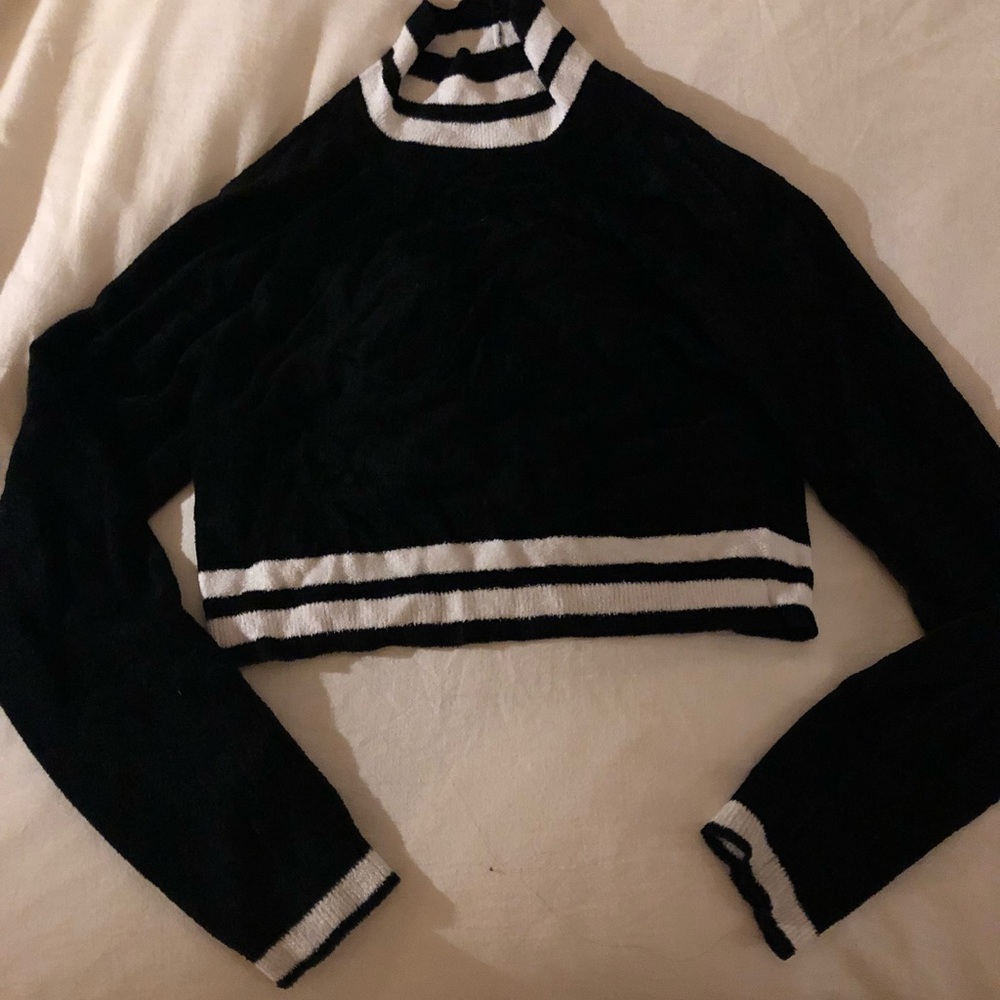 Urban Outfitters Crop Sweater